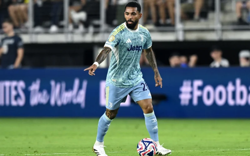 Liverpool Masuk Persaingan Gaet Douglas Luiz dari Juventus
